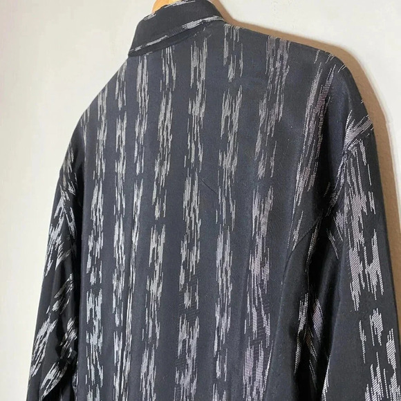 Vintage Versace Classic V2 Men's Size 39 Long Sleeve Patterned Button Down Shirt - Picture 15 of 16